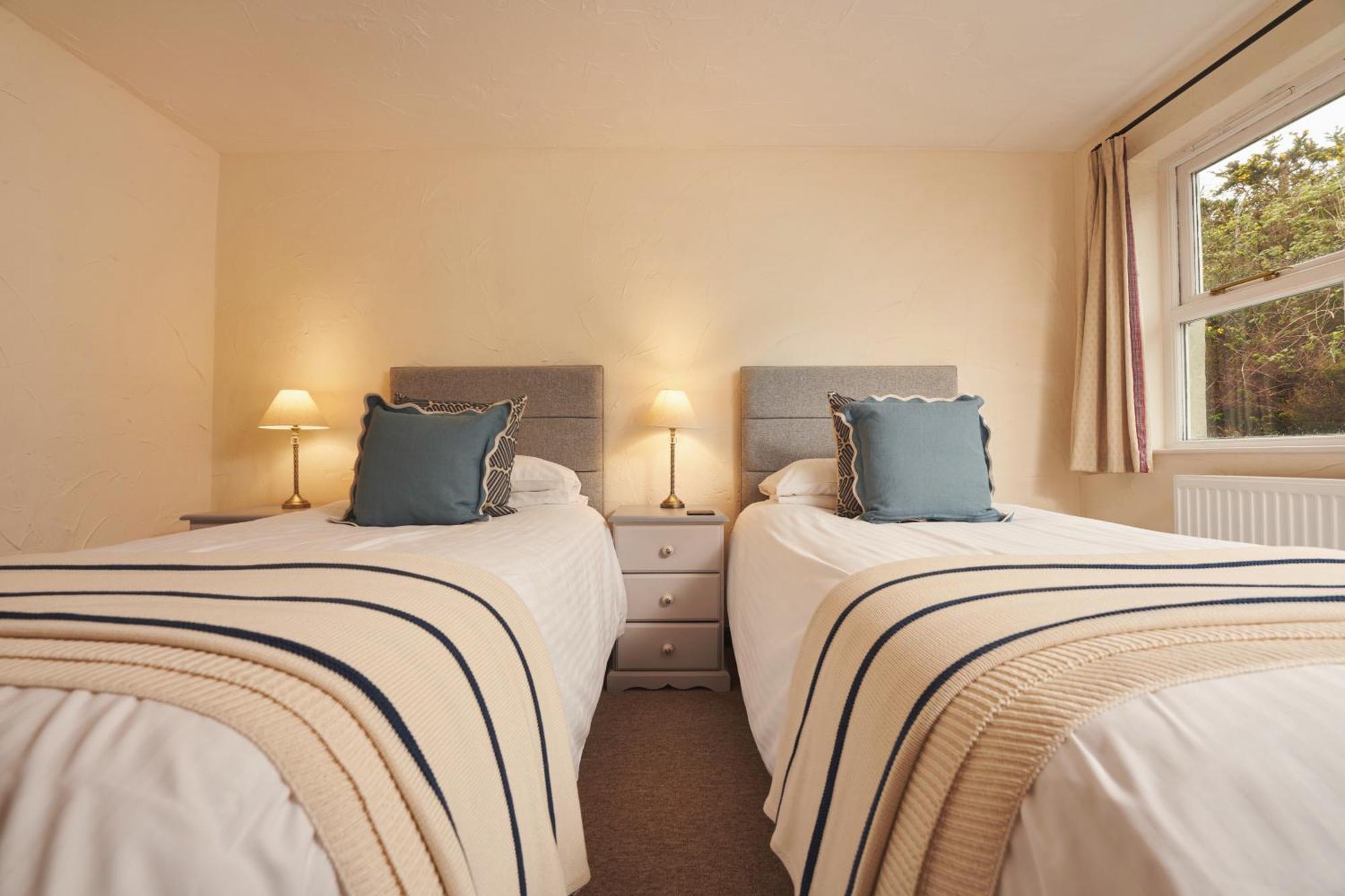 Blue Ball 3* Lynmouth